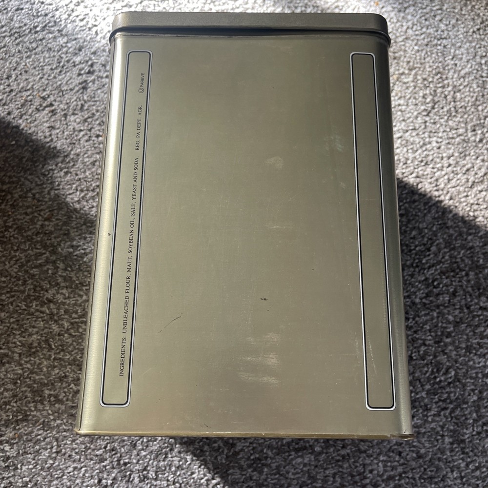 Benzel Steam Pretzel Tin