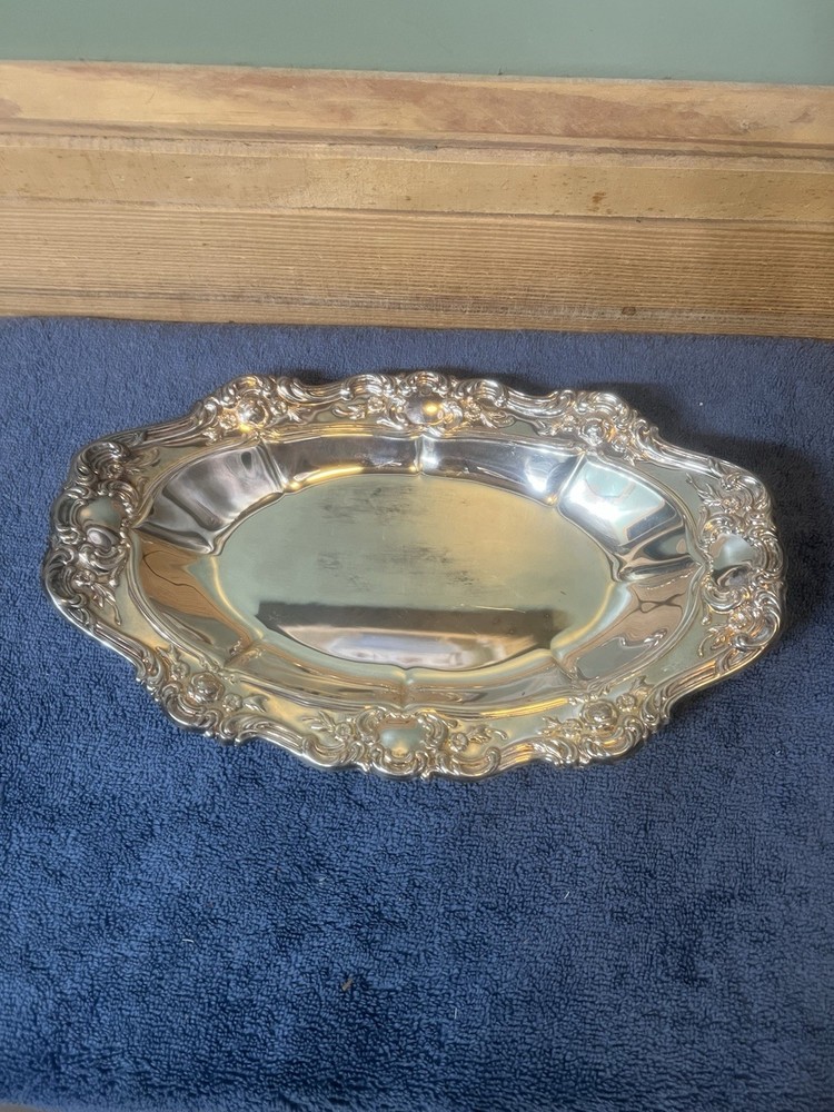 VINTAGE TOWLE SILVER OVAL SERVING TRAY ROSEBUD & SCROLLWORK