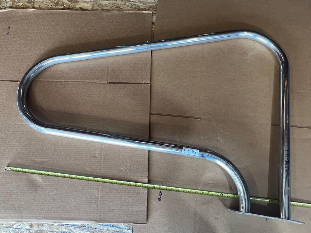 LARGE handrail for swimming pools / spa customer return/ scratched /dented LR05