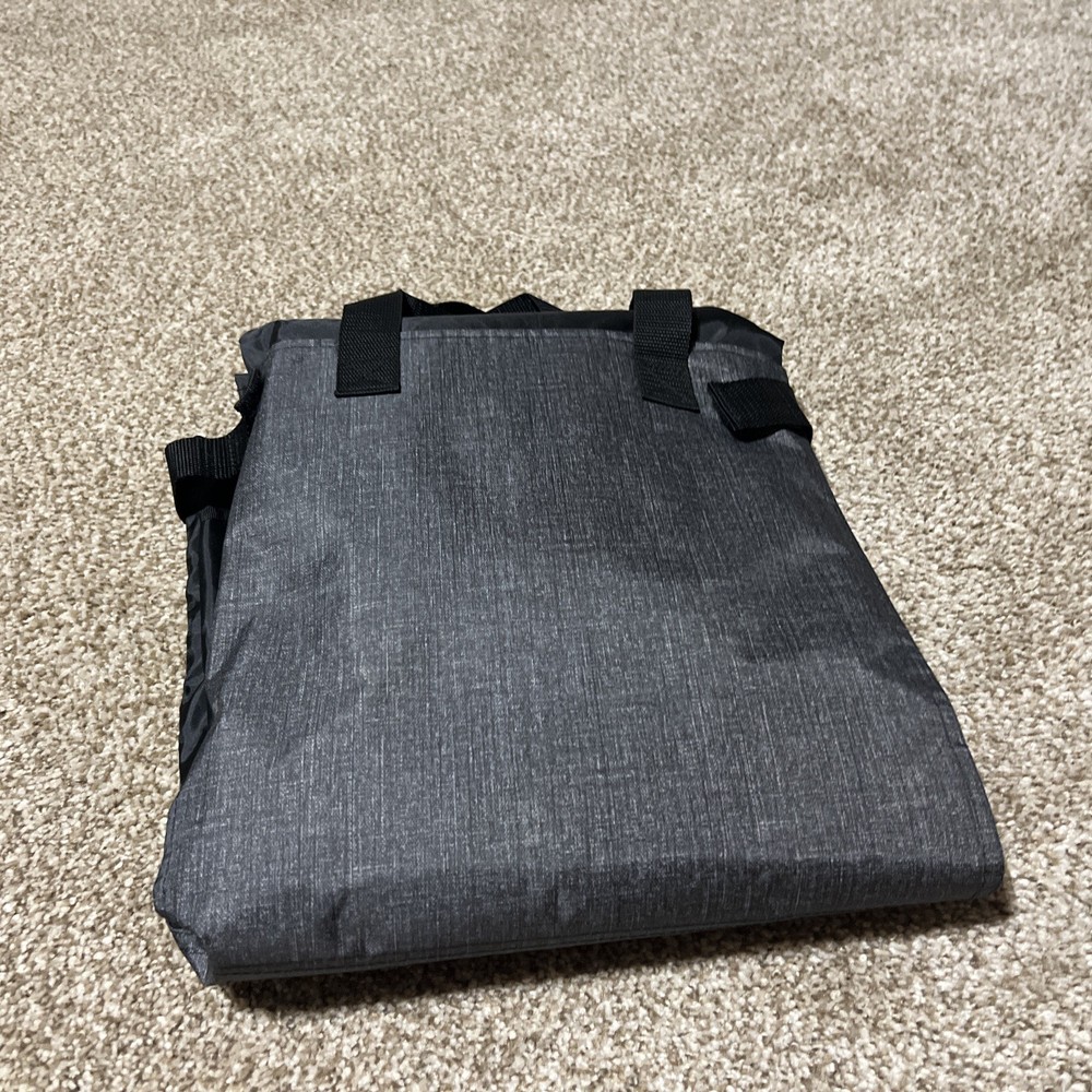 Thirty One Bleacher Blanket in Charcoal Crosshatch