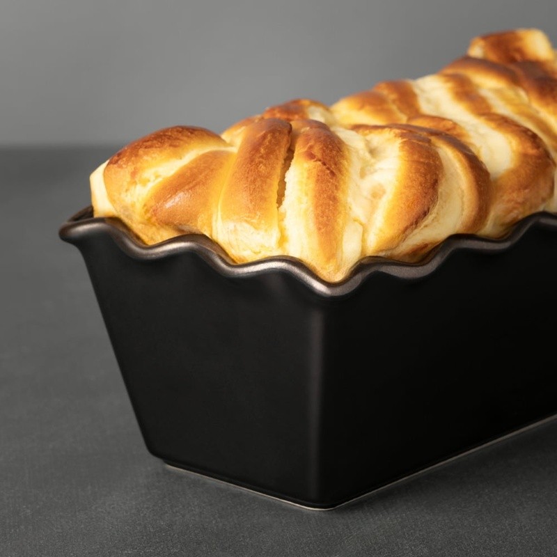Ceramic Loaf Pan 9 Inch Non-Stick Oven Safe Bakeware Kitchen Essential New