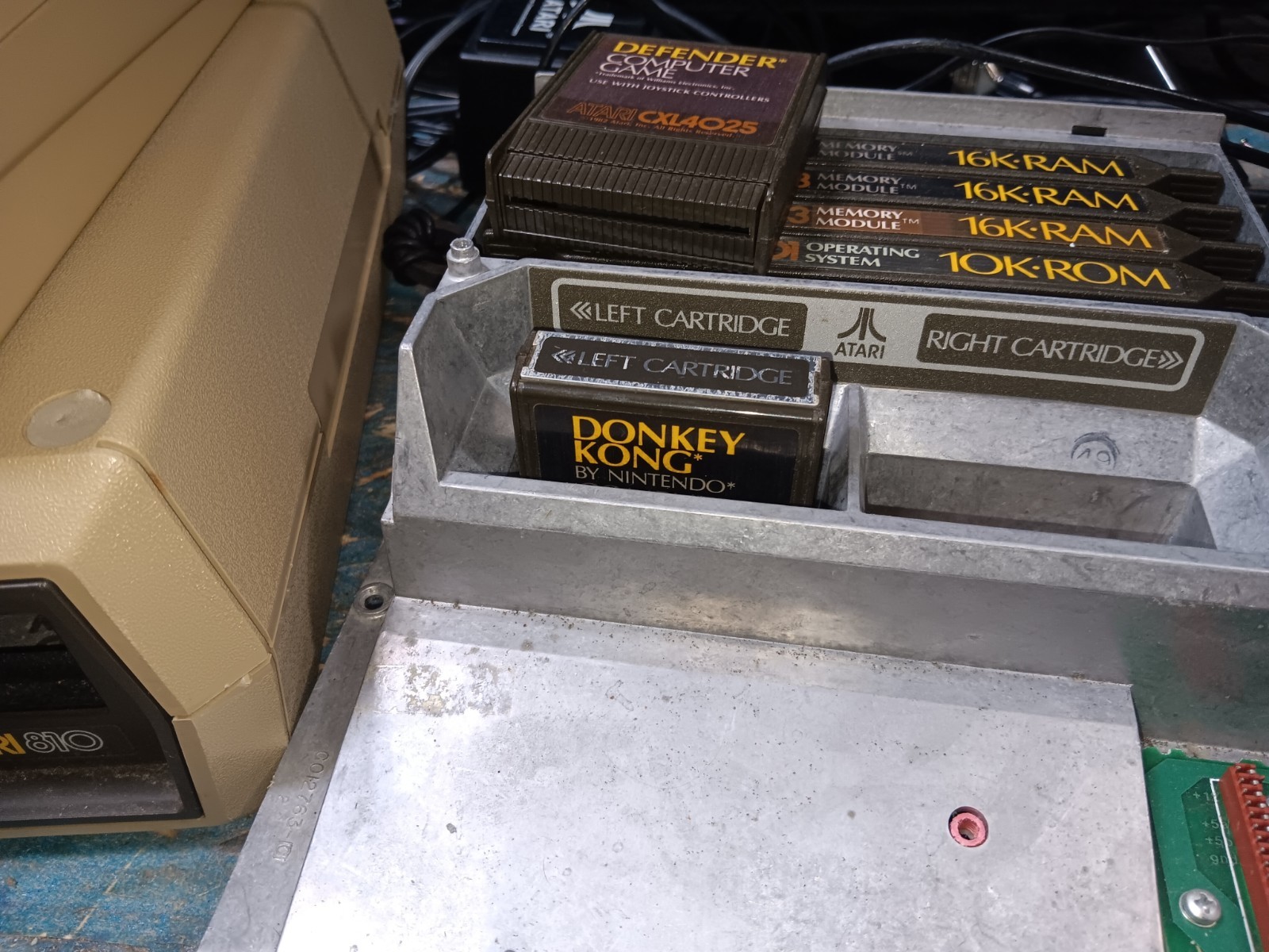 Atari 800 BAREBONES Motherboard-FULL RAM-GAMES-BASIC & MONKEY II-GOOD-SEE ALL