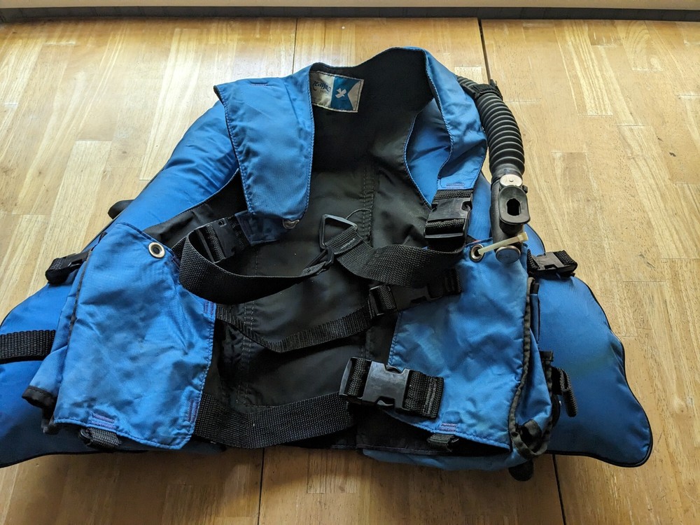 Zeagle  BCD - Small - Buoyancy Compensator - Scuba