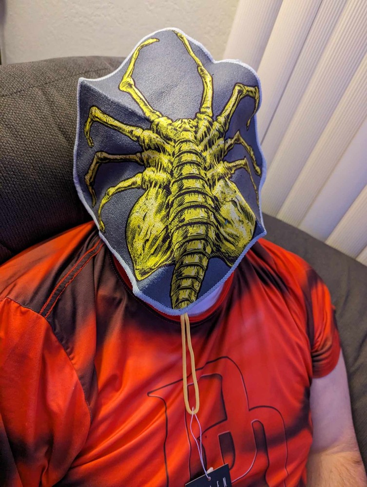 Loot Crate Alien Facehugger Face Towel with String Hanger Tail Exclusive