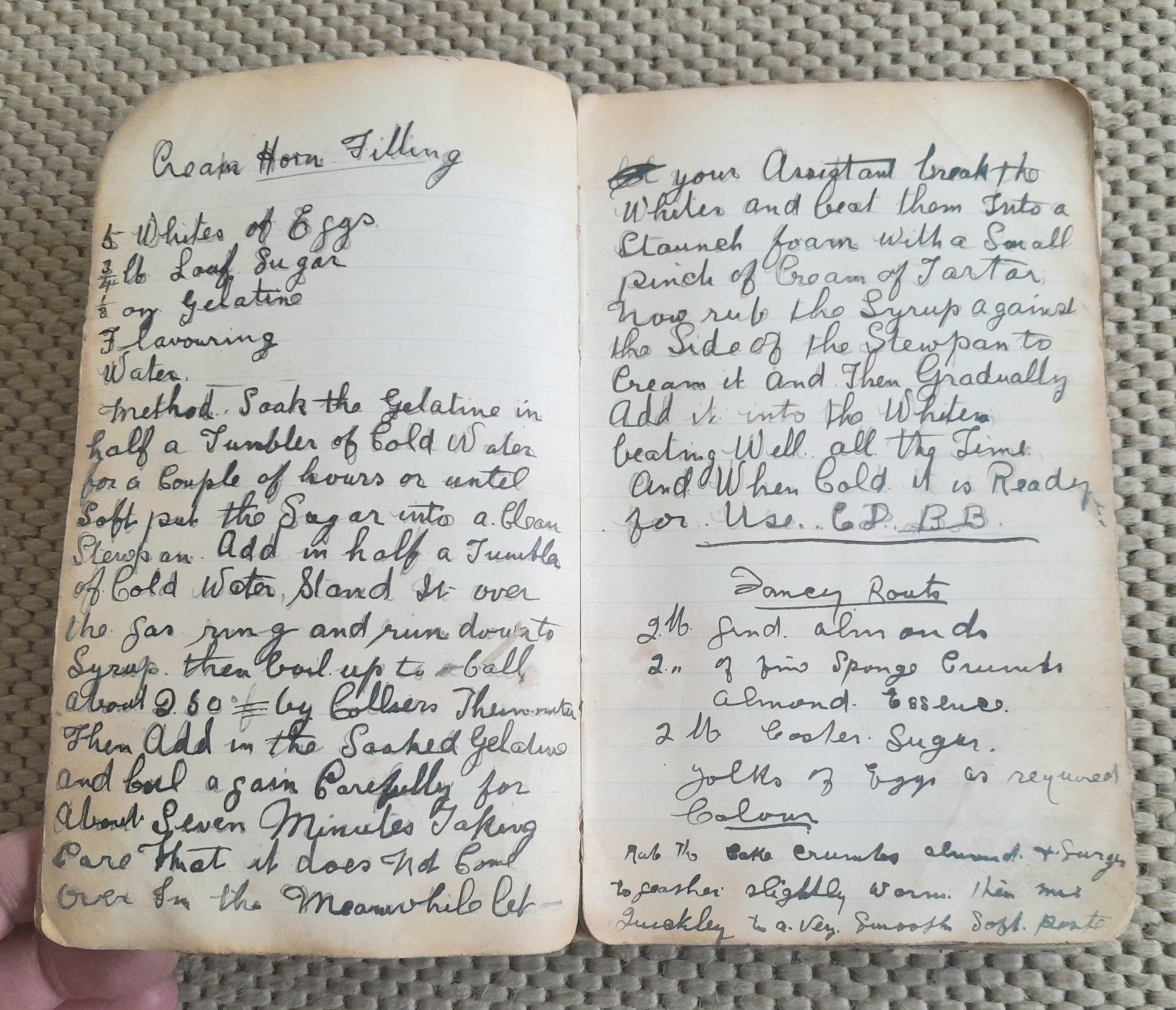 ANTIQUE HANDWRITTEN COOKERY RECIPE NOTEBOOK OF SWEET & SAVOURY DISHES, c1900