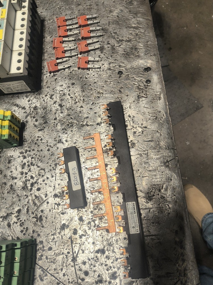 Siemens Controls Lot