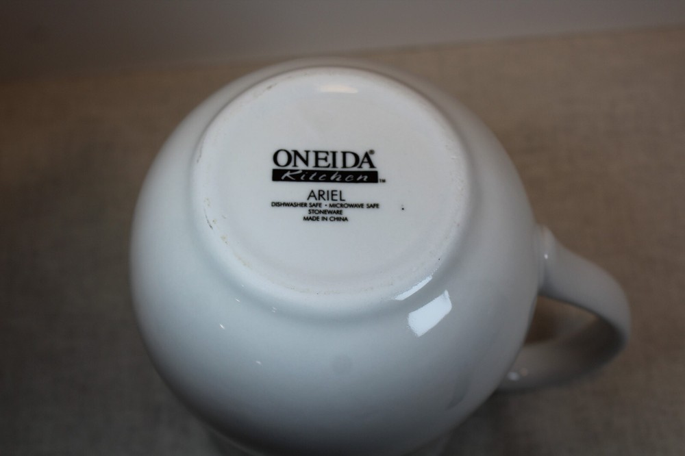 Vtg Oneida ARIEL Pattern White Serving Beverage Pitcher