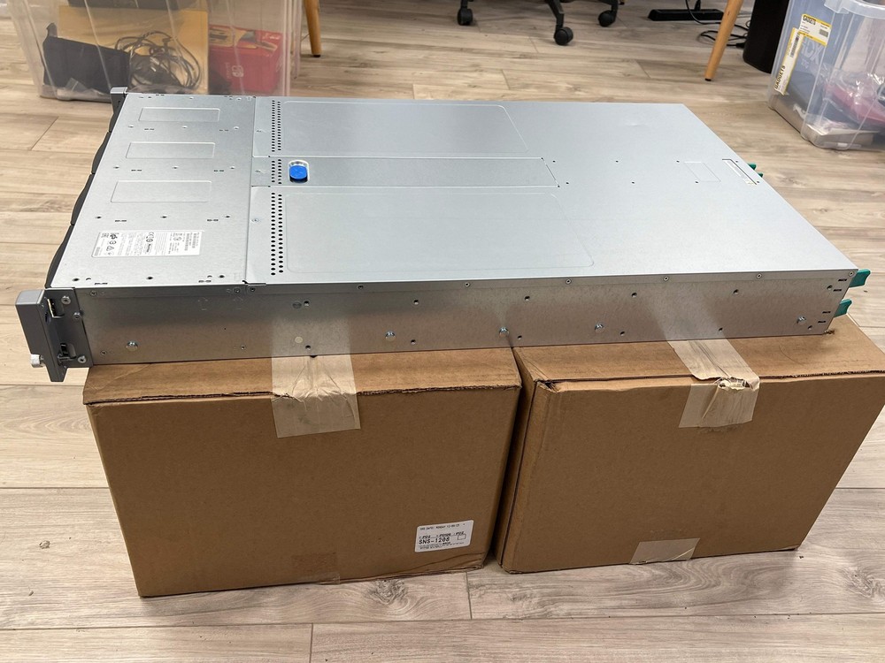 Intel H2312XXLR2 Server Case 2U Rack-Mountable Silver