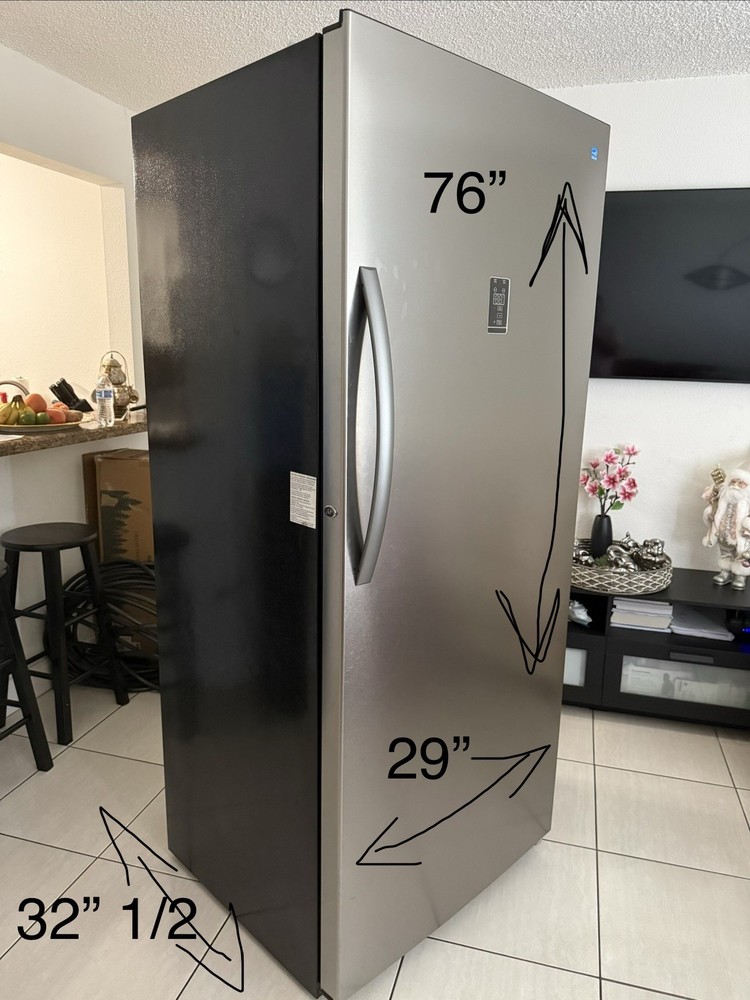 Vertical freezer