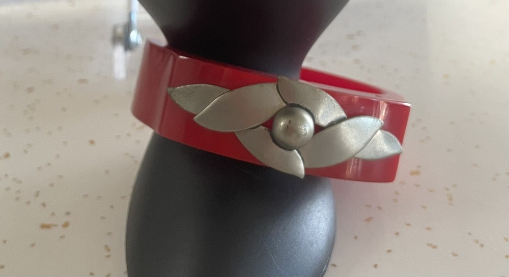 Red Bakelite and metal hinged bracelet
