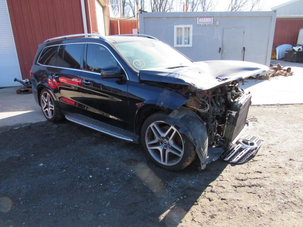GLS63 2018 Glove Box 1100639