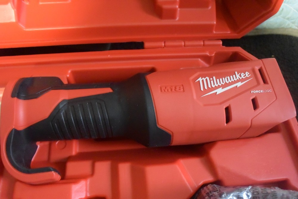 Milwaukee Press 2773-20L Long Throw Press Tool CLEAN!!!!!!