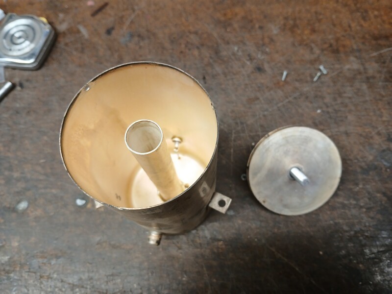 Silver plated , tuneable 450 mhz cavity filter