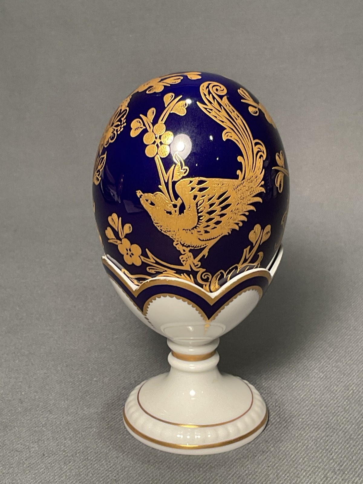 Royal Crown Derby - Paradise Cobalt Blue - Egg with Stand
