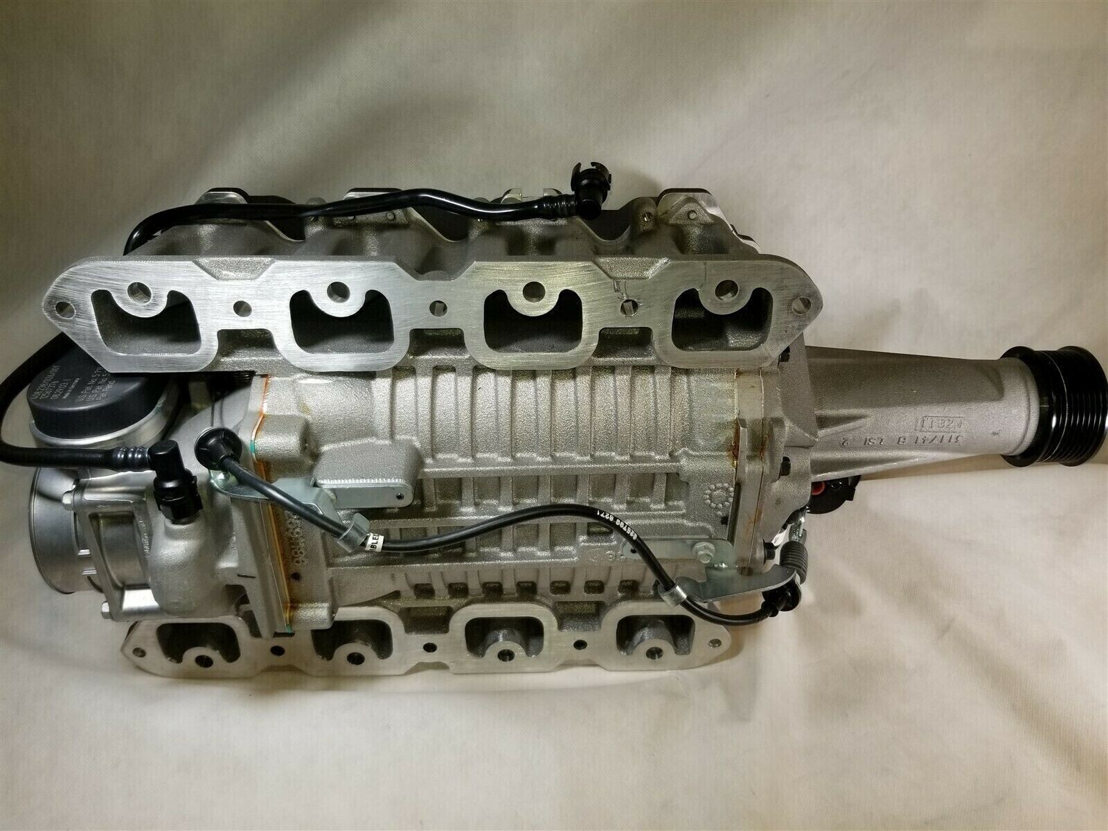 NEW GM Eaton M122 supercharger intercooler assembly 2006-09 Cadillac XLR-V 4.4V8