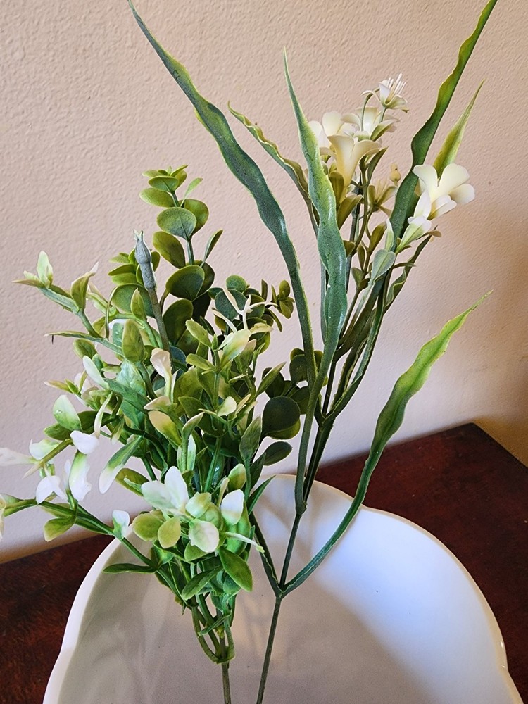 19” Eucalyptus Springerii Seeded Cluster • Faux Greenery Stem