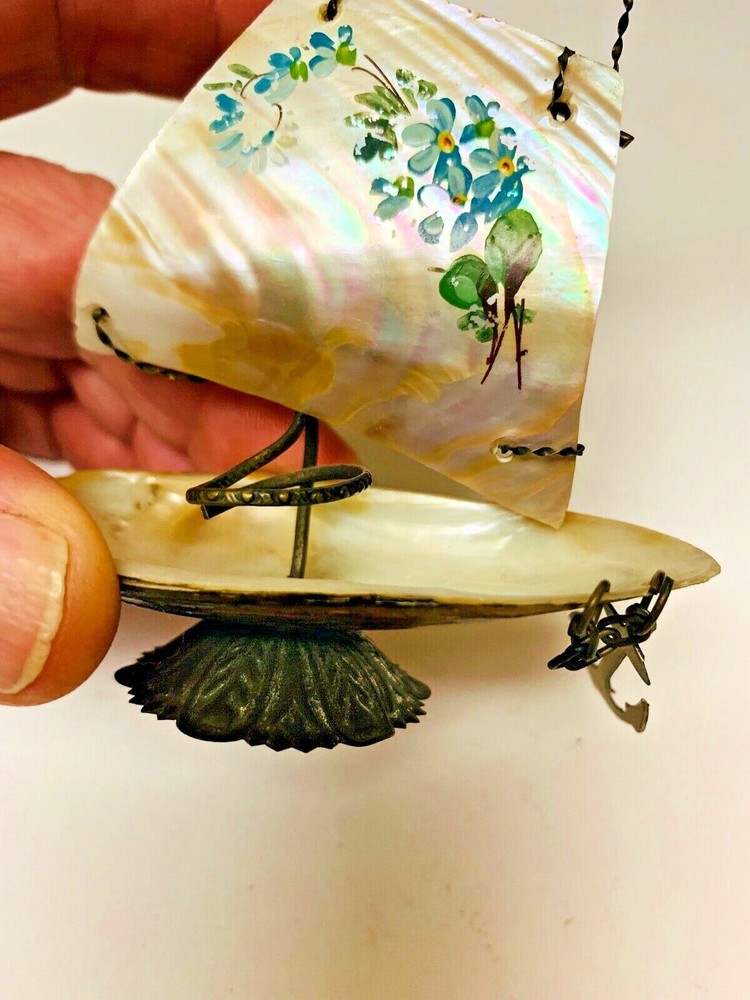 Souvenir Antique Shell Figural Sewing Thimble Holder