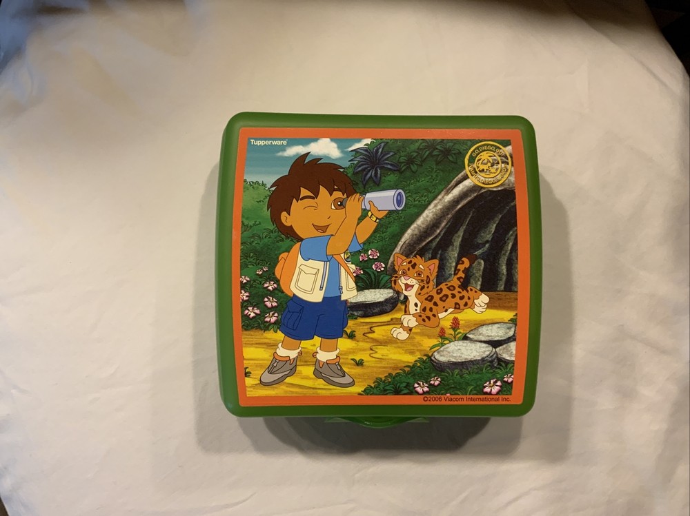 Tupperware Go Diego & Boots Sandwich Keeper