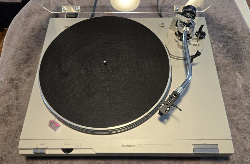 Technics Direct Drive SL-D2 Turntable, Serviced, Recapped, New Covers Available.