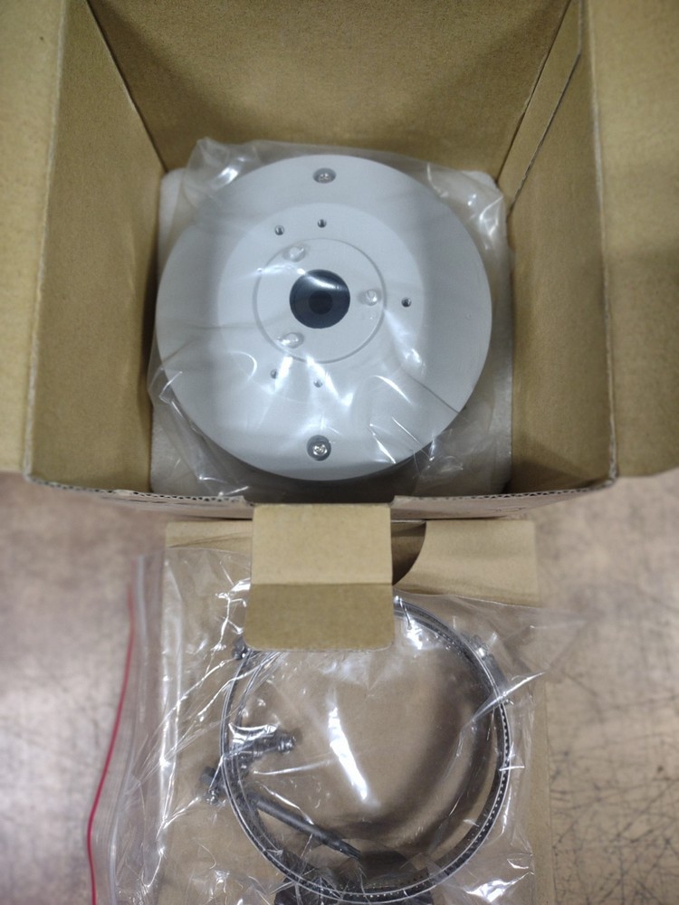 Sarix Enhanced Pole Mount for Environmental Bullet Camera OPEN BOX