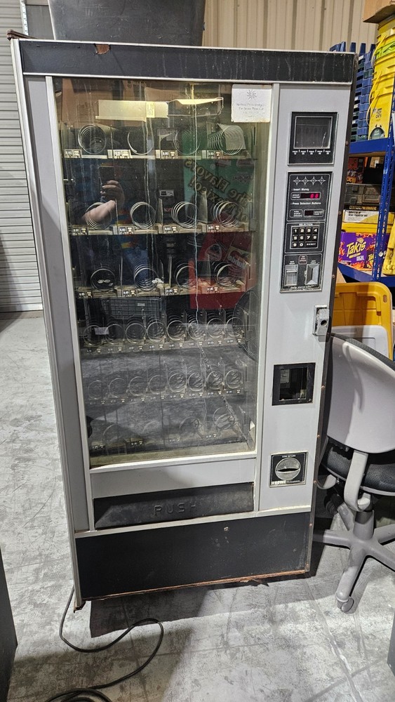 MDB ~ FULLY WORKING ~ Rowe 4900 Snack Machine Snack Vending Machine - CC Capable