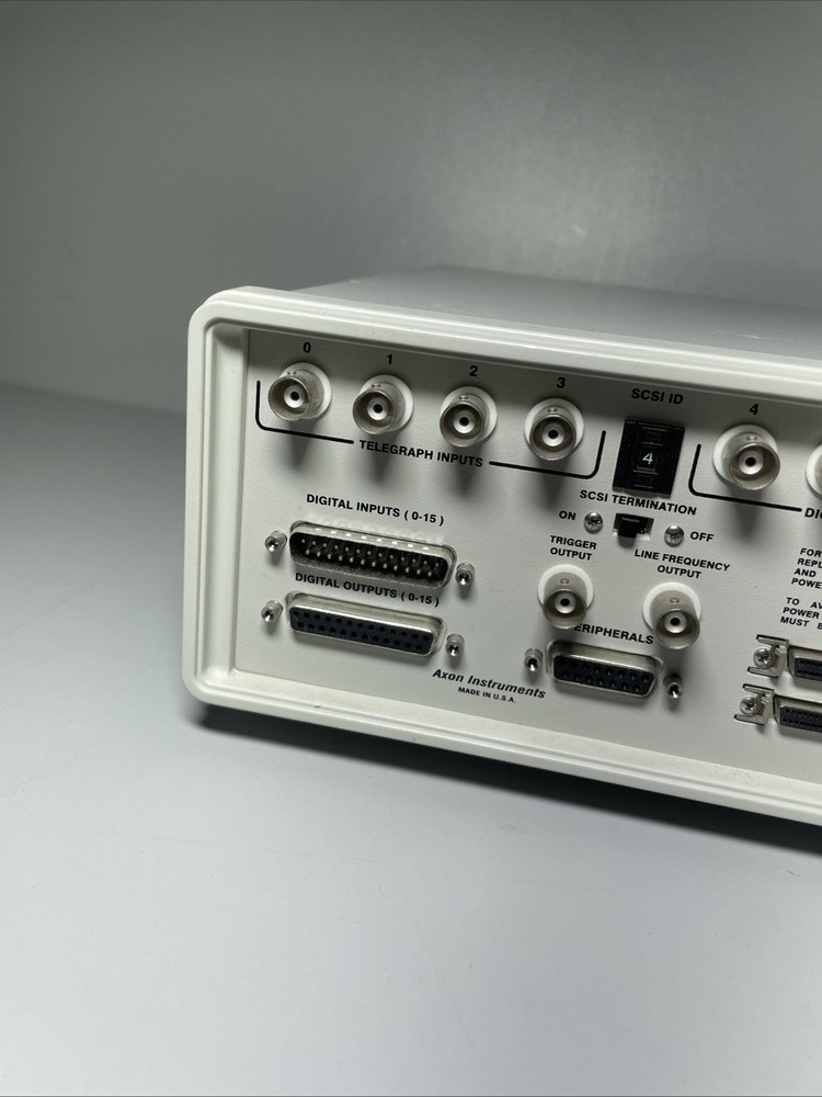 Axon Instruments/Molecular Dynamics Digidata 1322A 16bit Data Acquisition System