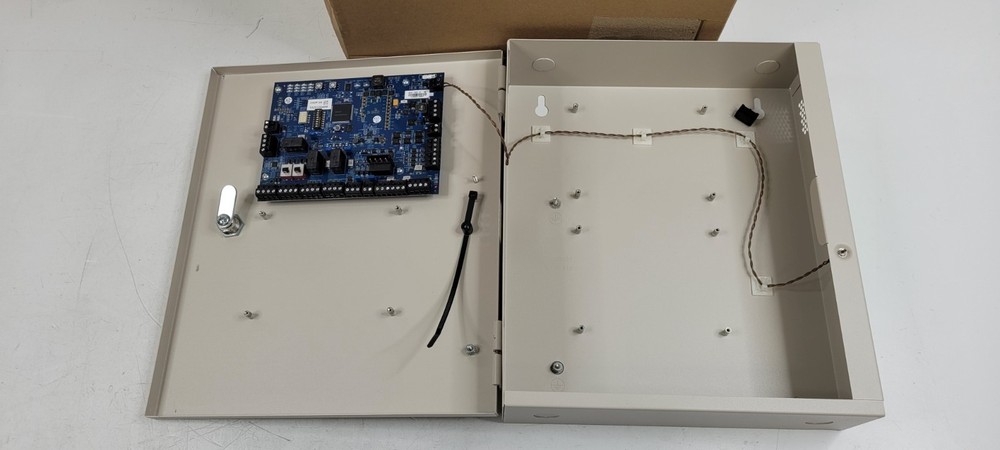 Software House RM-4E Door Control Module in RM-DCM-2 Enclosure NEW