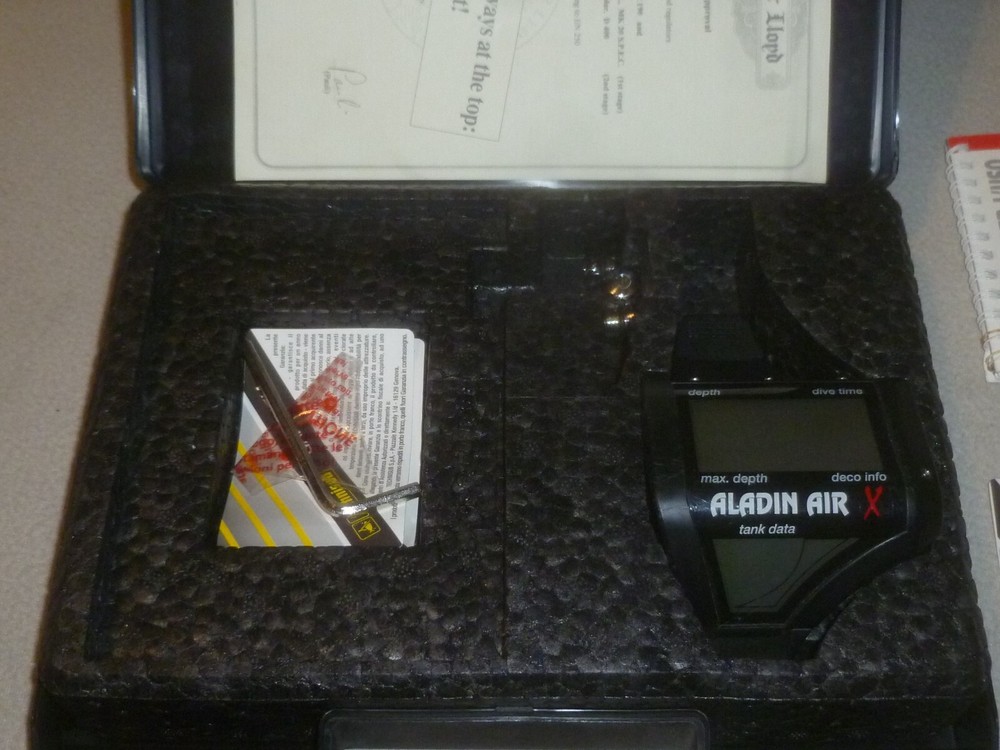 ALADIN AIR X SCUBA DIVE DIVING COMPUTER TANK DATA W CASE & MANUAL