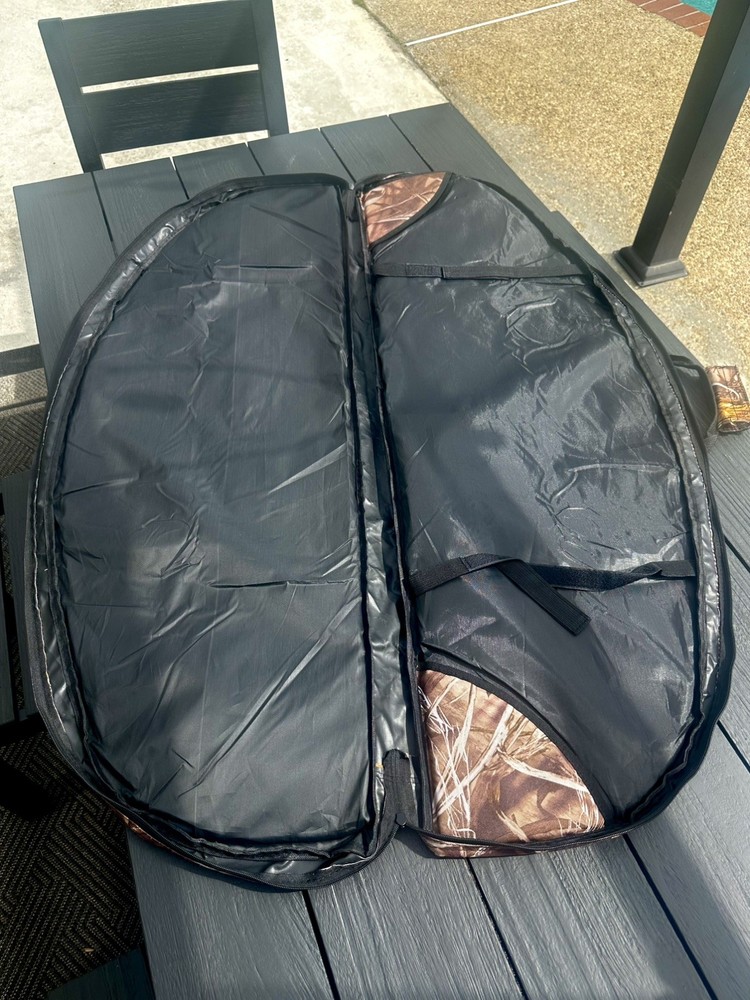 Lightweight Soft Compound Bow Case with Arrow Pocket and Backpack Straps