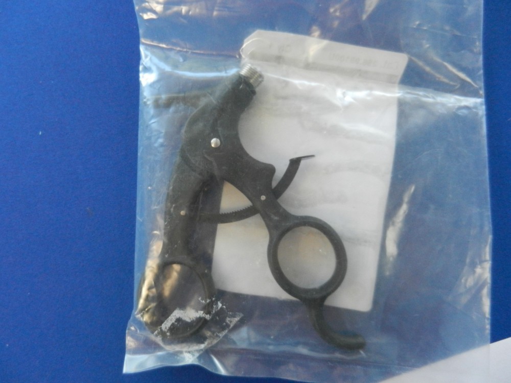 E6965 ***NEW*** V. Mueller 256.99100U Locking Handle with Insulation & Cautery