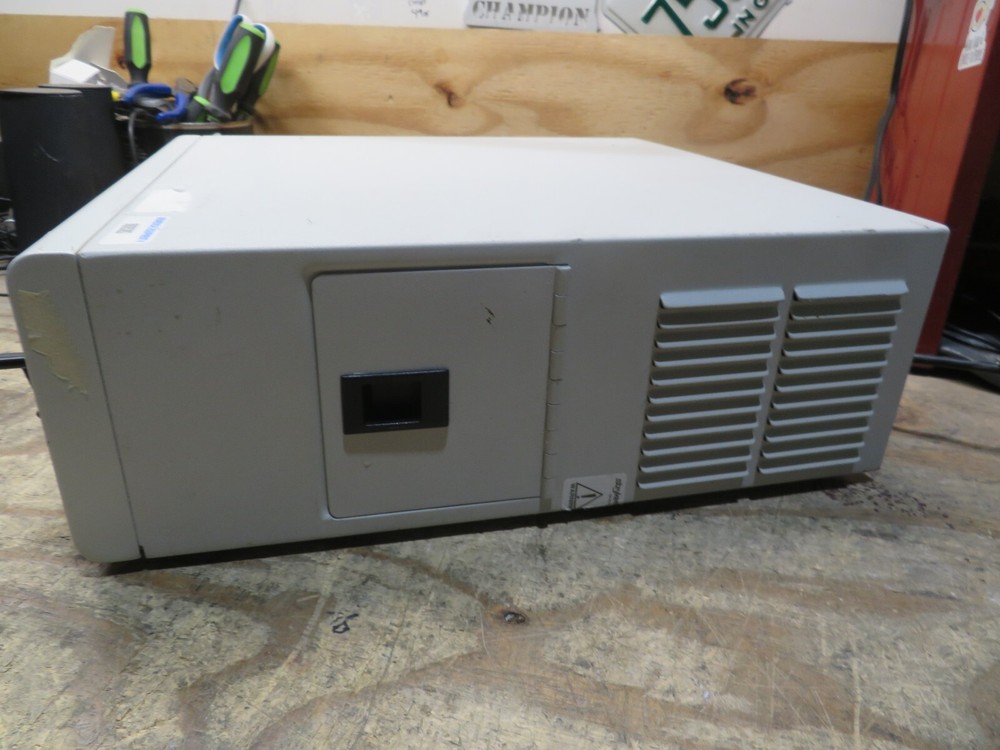 Stryker Endoscopy x6000 Light Source 220-185-000