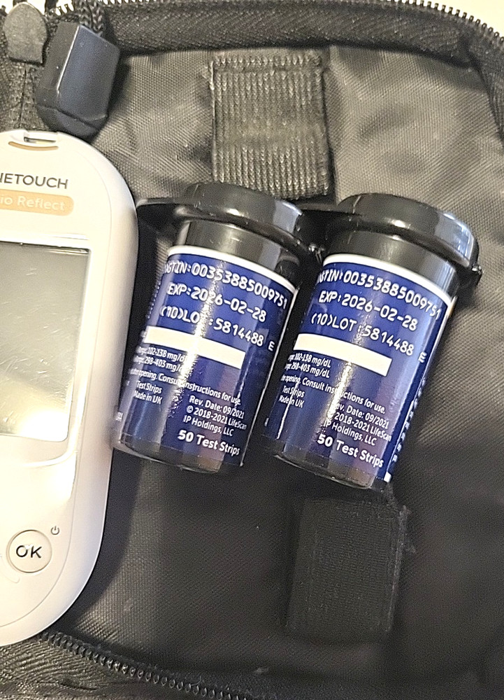 One Touch Verio Reflect Meter /Approx. 100 Test Strips & User's Guide *Read