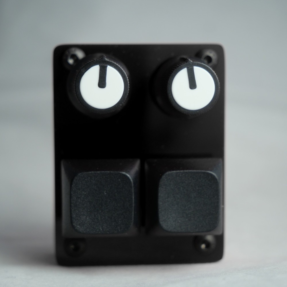 madMidiMini Compact Midi Controller with 2 Note Buttons 2 Potentiometers and LED