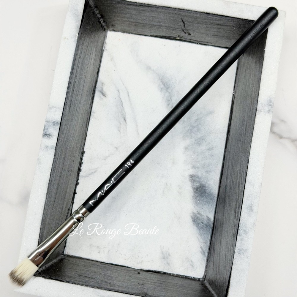 Mac 194 Concealer Cream EyeShadow Brush - Old Version Discontinued