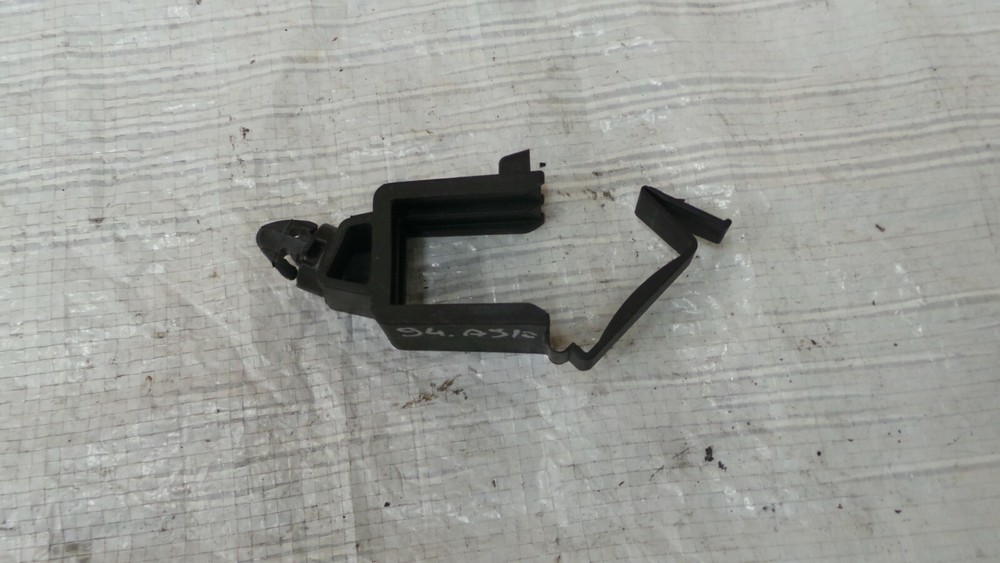 7142141   Genuine Bmw 3 Series E91 Bracket For Hazard Warning Triangle