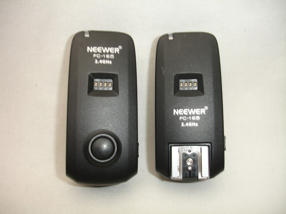 Neewer 2.4GHz  Flash Camera Trigger Transmitter & Receiver  (no cables)