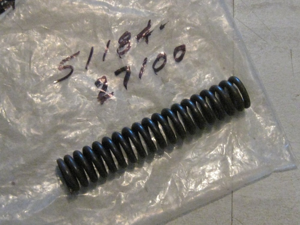 SUZUKI RV90 ROVER FRONT FORK SPRING 72/73 NOS!