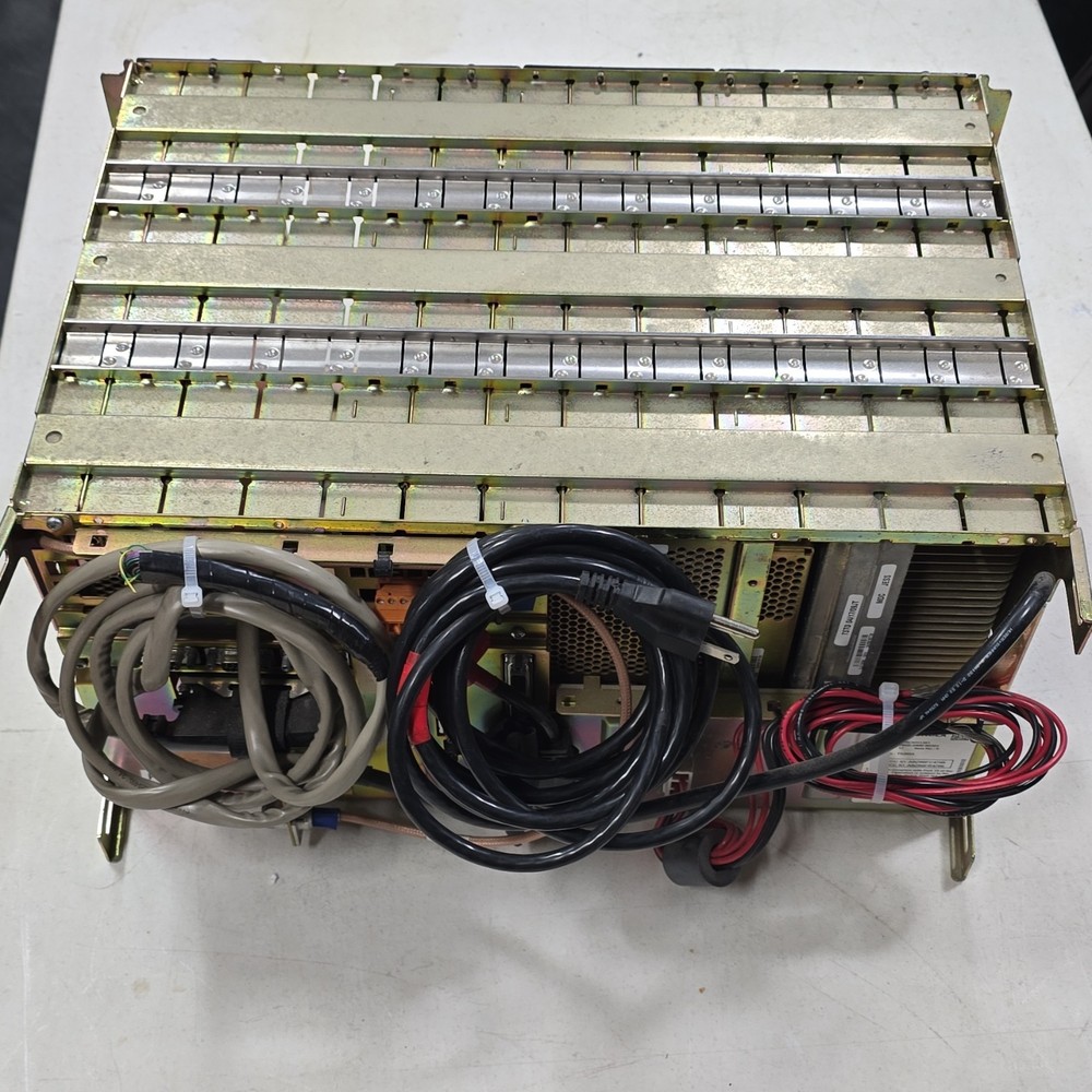 Motorola Quantar T5365A UHF Base Station Transceiver Model T5365A