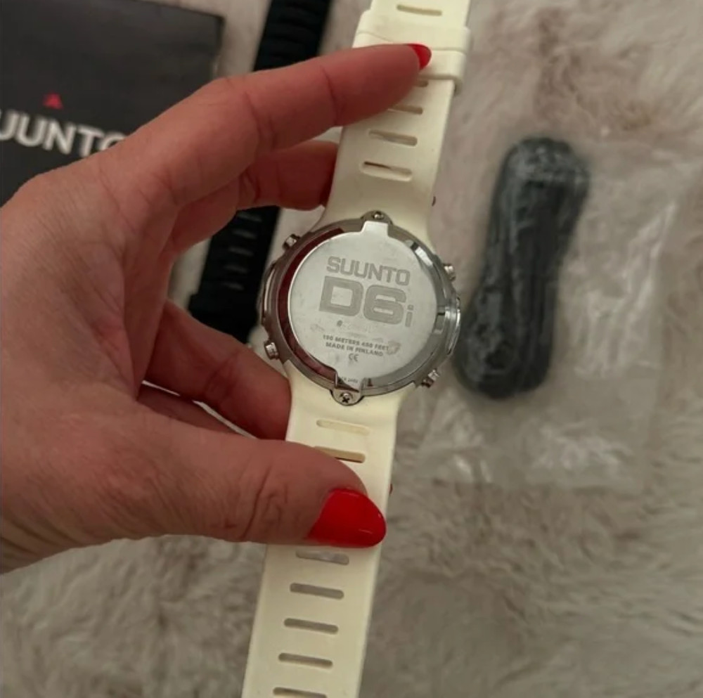 Suunto D6i Dive Computer – White – Never Used – With Extras