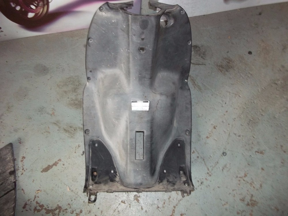 Sym Jet Euro X  100 Inner Legshield Knee Panel