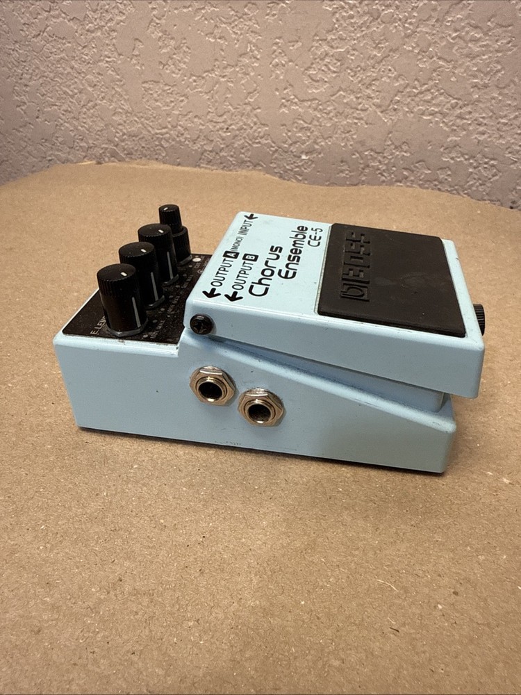 BOSS CE-5 Chorus Guitar Effect Pedal