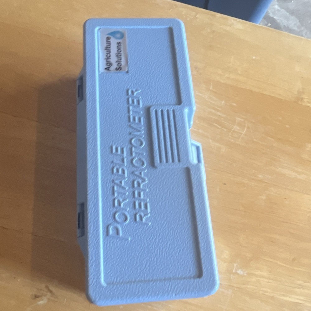 Agriculture Solutions Portable Handheld Refractometer with Case