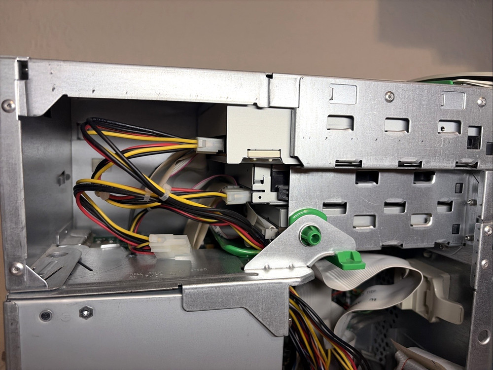 Dell Dimension L1100R Windows 2000 Computer Retro No Ram