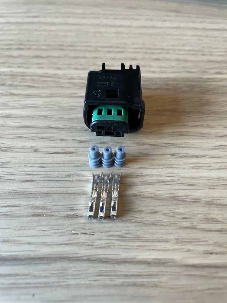 BMW Navigator Plug for using GPS on non BMW Bike