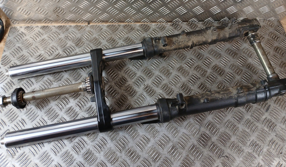 Suzuki GSF1250 Bandit 2012 forks