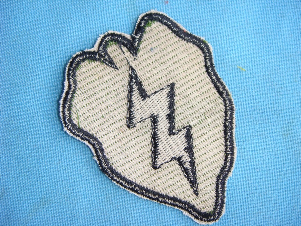 VIETNAM WAR SUBDUED PATCH, US 25th INFANTRY DIVISION