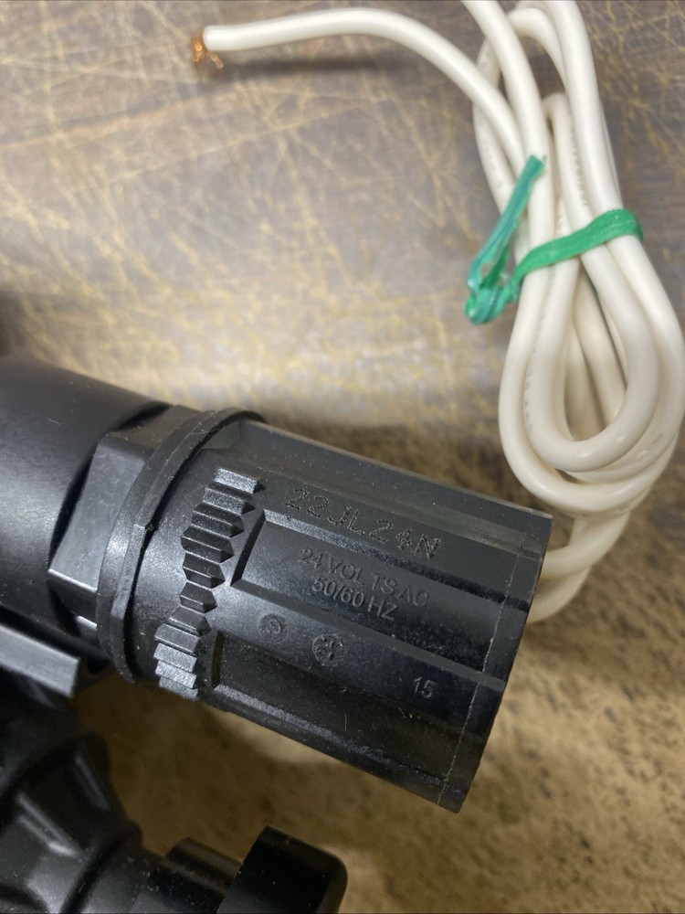 Rain Bird Threaded Flow Valve 1 1/2" HD-05