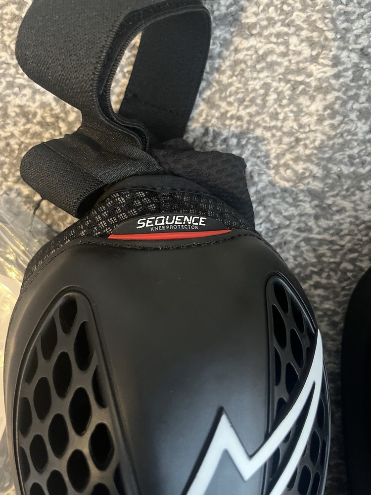 Alpinestars Sequence Knee Protectors Size L/XL