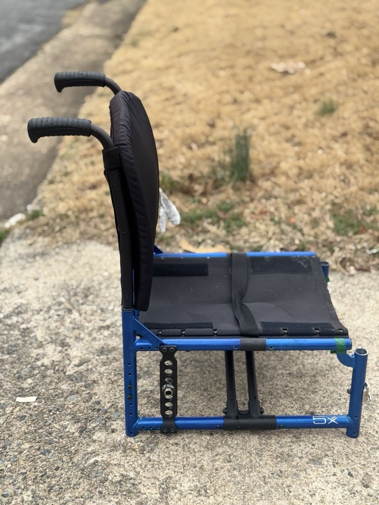 KI mobility Catalyst 5VX folding wheelchair Frame 18” W x 18” D - Blue