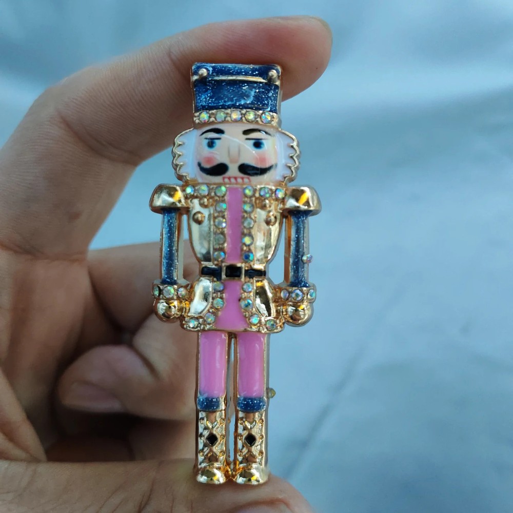Nutcracker Soldier Brooch Enamel Walnut Soldier Puppet Series Corsage
